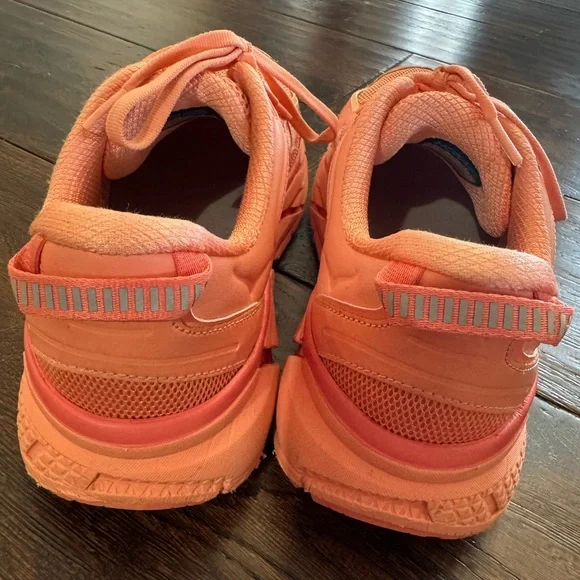 Hoka One Clifton L Orange Coral Athletic Shoes Size 10 - Picture 5 of 13